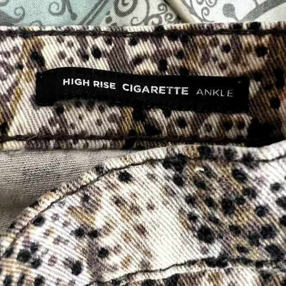 BDG High Rise Cigarette Ankle Skinny Jeans Tan & Black Reptile Print Women’s 28 - Picture 8 of 10